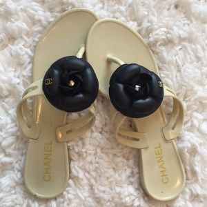Chanel flower jelly sandals